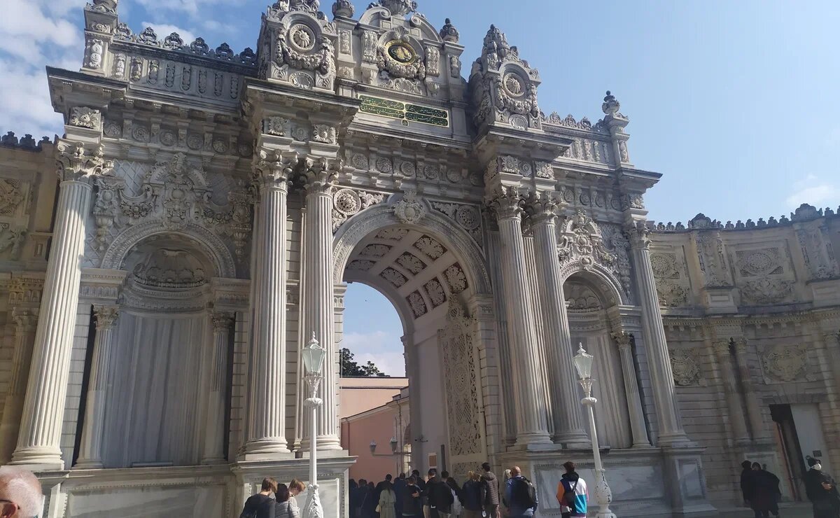    С 1 января 2024 года посмотреть дворцы Стамбула туристам станет дороже на 40-60%