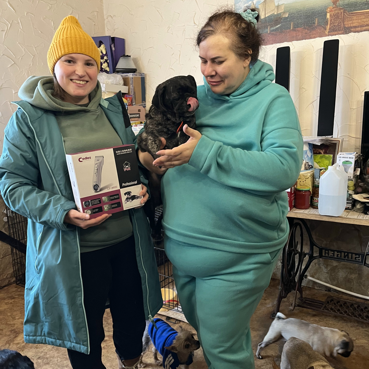 Буся очень рада подарку!