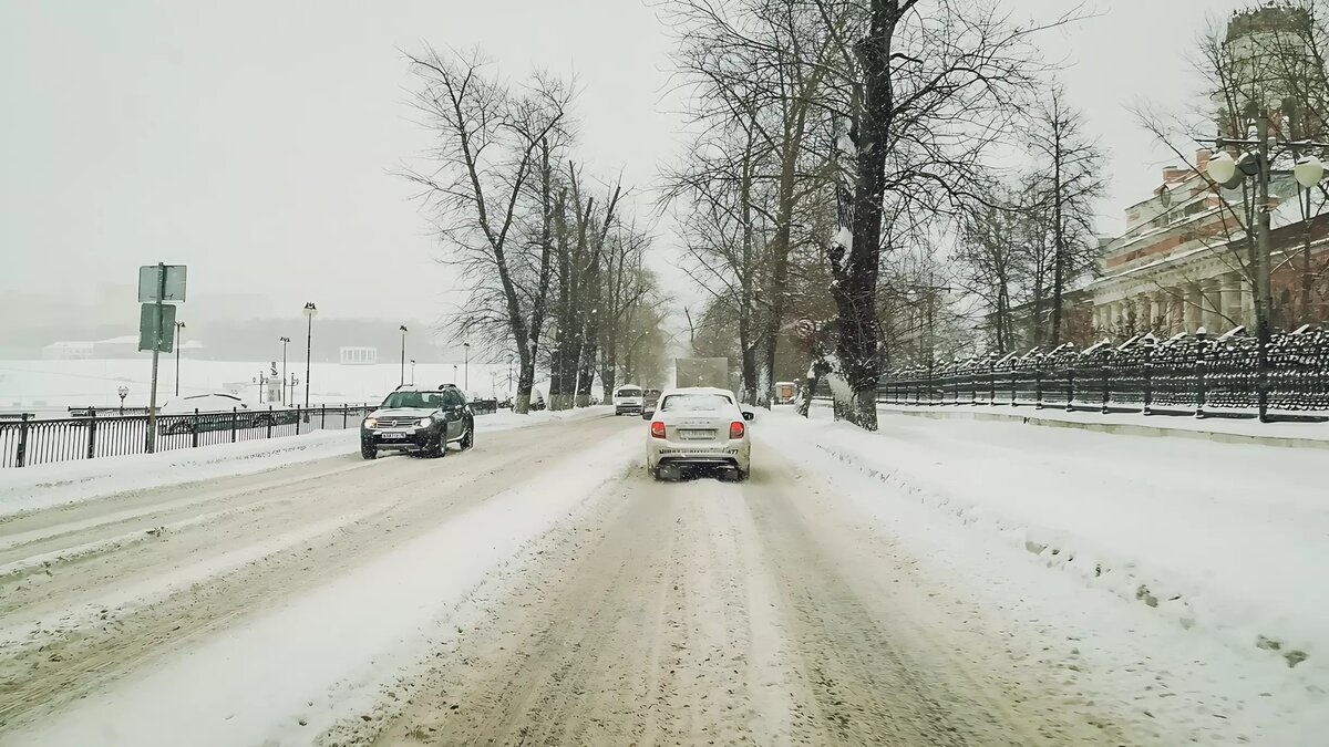     Ограничение движения связано с неблагоприятными метеоусловиями, а именно — гололедом. Автомобилистам рекомендуют учесть это при планировании маршрута.