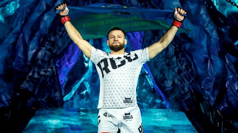     Российский боец Николай Алексахин  RCC MMA