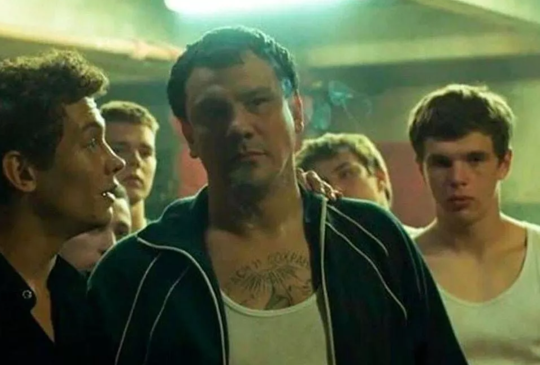 Был опознан благодаря сериалу "Слово Пацана", где сыграл роль Демида.