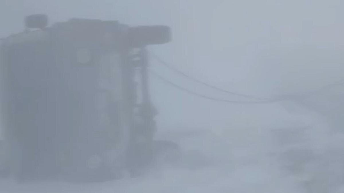    Авто сдуло бураном:kstnews.kz