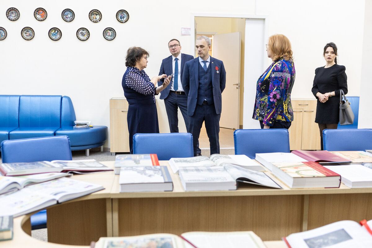 В рамках соглашения генеральный директор АО «РТ-Техприемка» Владлен Шорин посетил Волгоградский государственный университет с рабочим визитом.-8