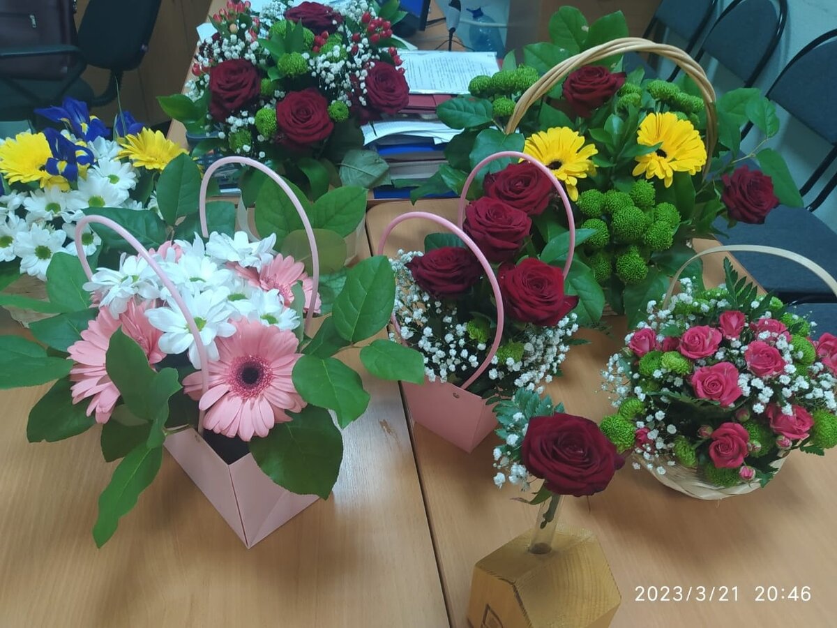 Теперь Анна Алексеевна сама преподаёт курсы флористики