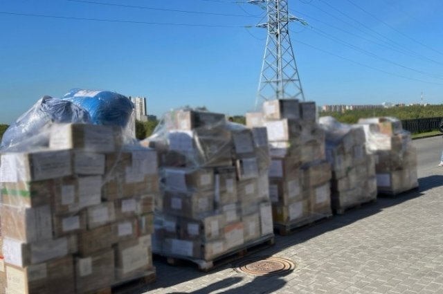    Жители Югры отправили на Донбасс за год 2600 тонн гуманитарной помощи