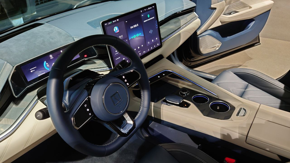 Салон Zeekr 001