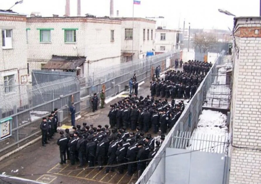 Первая юридическая группа поможет на любом этапе пребывания в заключении