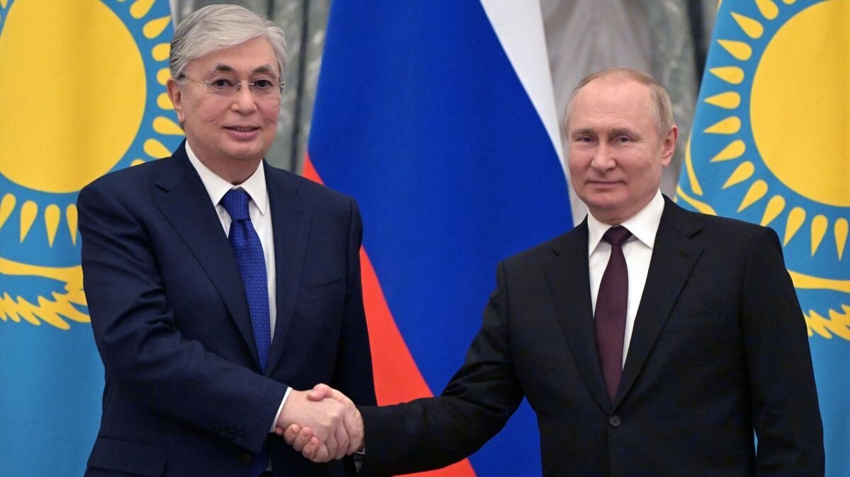     Касым-Жомарт Токаев и Владимир Путин. Источник: ria.ru Автор фото: Михаил Климентьев