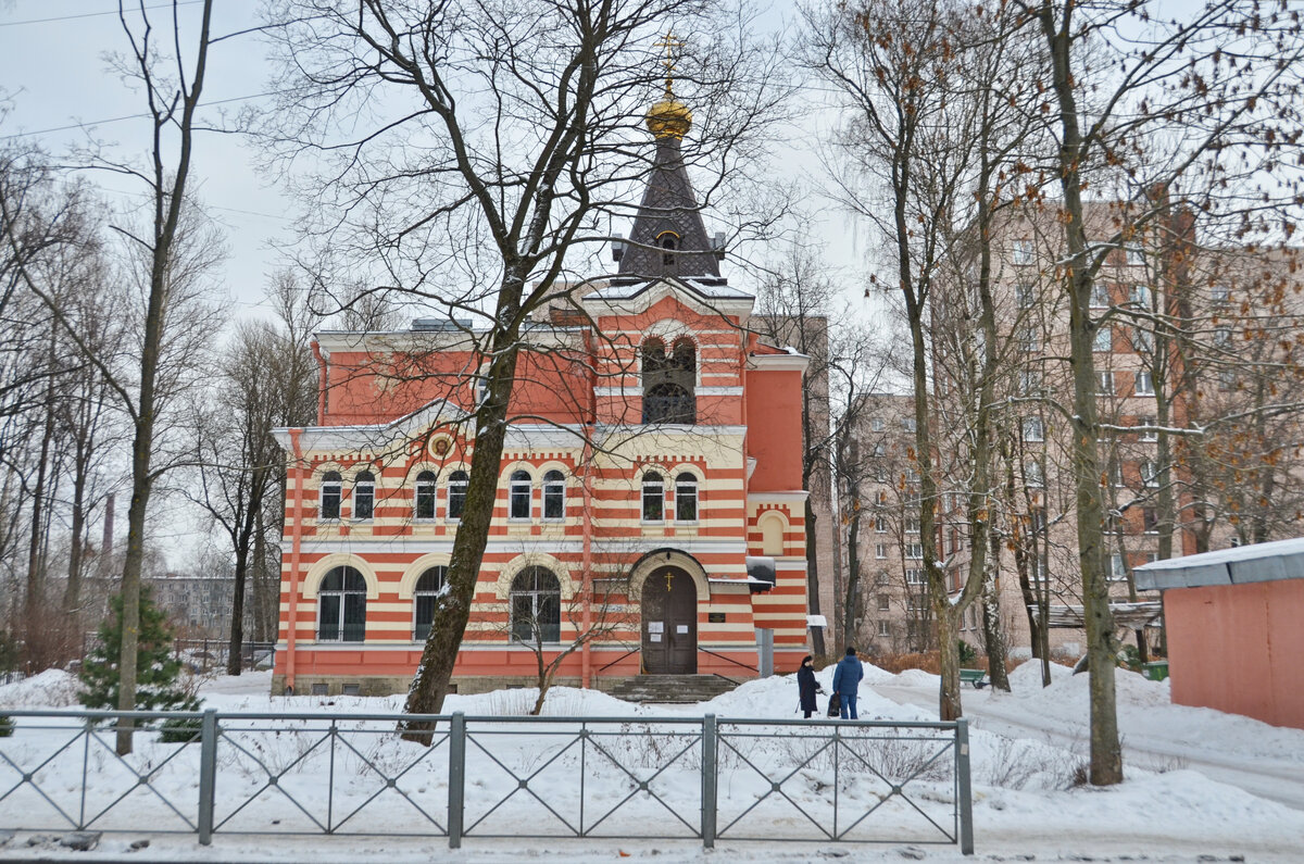 Уникальный микрорайон в Петербурге с небоскребом в нью-йоркском стиле,  дореволюционными особняками и советскими многоэтажками | Путешествия по  городам и весям | Дзен