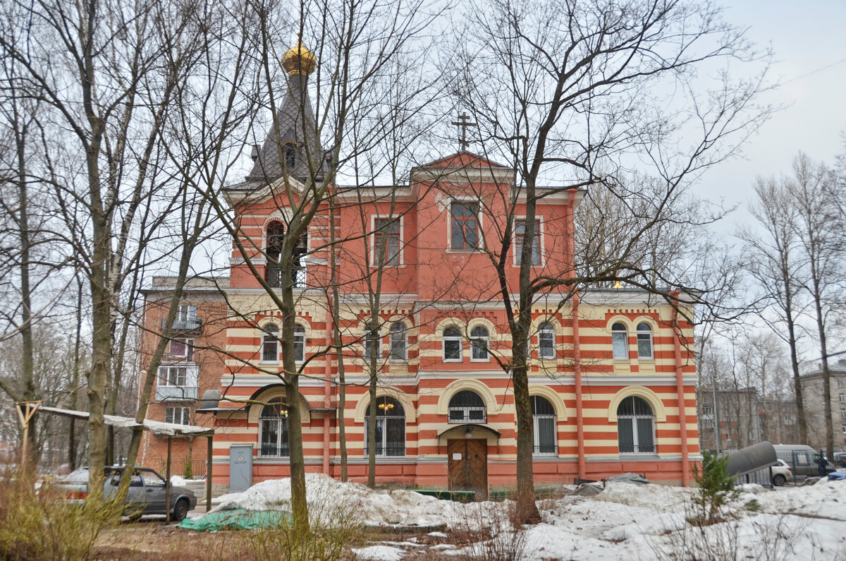 Уникальный микрорайон в Петербурге с небоскребом в нью-йоркском стиле,  дореволюционными особняками и советскими многоэтажками | Путешествия по  городам и весям | Дзен