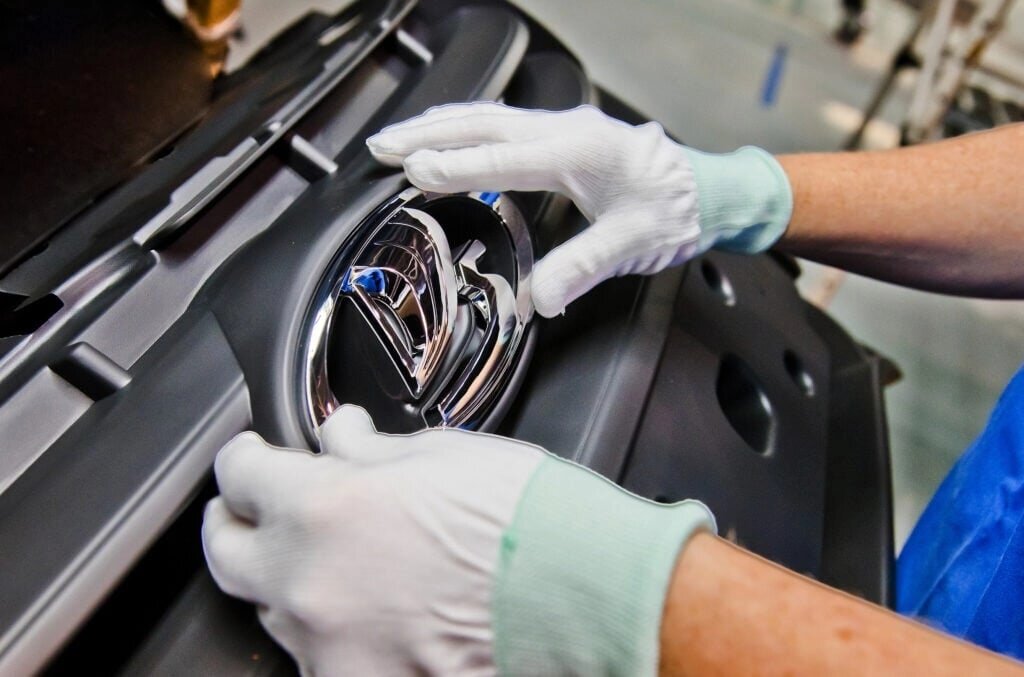 Петербургский завод Nissan перепрофилировали под выпуск автомобилей Lada. Фото: «АвтоВАЗ»