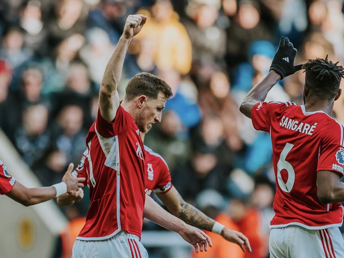    Нападающий клуба "Ноттингем Форест" Крис Вуд (в центре)© Фото : Пресс-служба ФК "Ноттингем Форест"