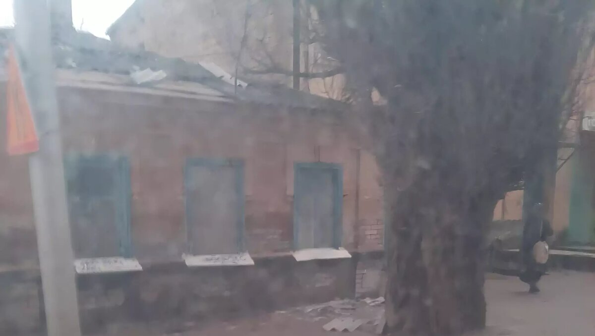     Кадры с последствиями непогоды в краевой столице публикуют очевидцы в социальных сетях.