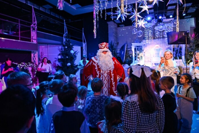     В Иванове наградили юных победителей городского конкурса "Мой подарок Деду Морозу"