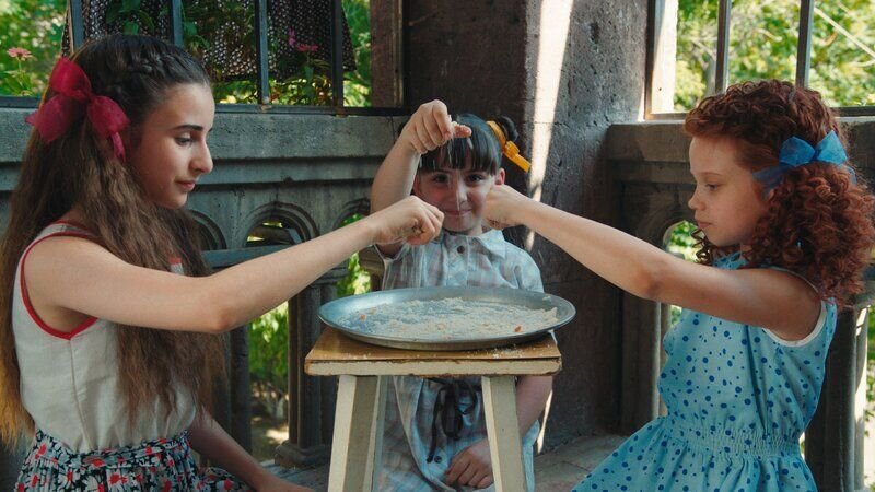 Кадр из сериала «Манюня. 3 сезон»