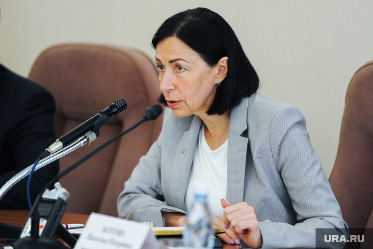    Котова пообещала, что дорожники продолжат убирать снег с улиц всю ночь