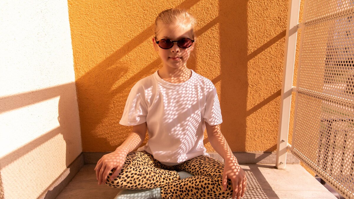    Насколько уместны леопардовые вещи в детском гардеробе? © Freepik / lookstudio