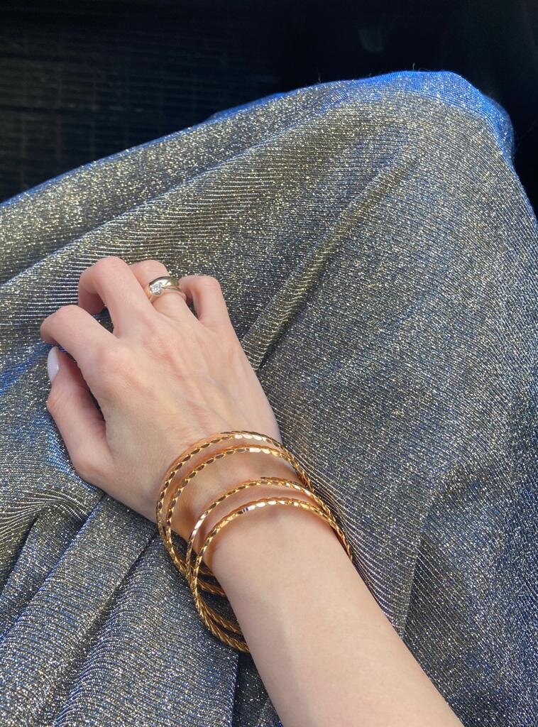 Какие браслеты красивее?