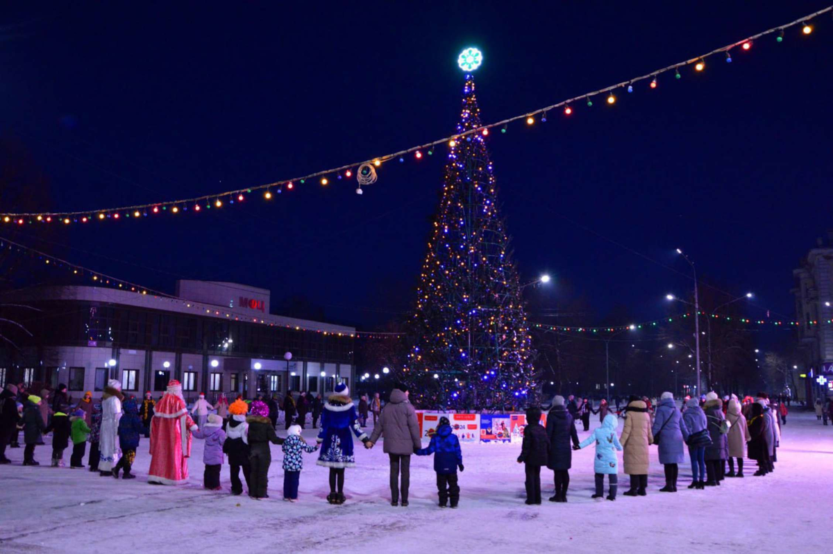 Какая елка без хоровода?