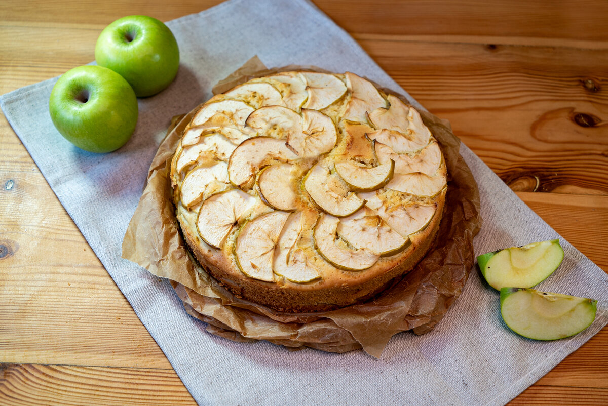 Скрипкина шарлотка с яблоками