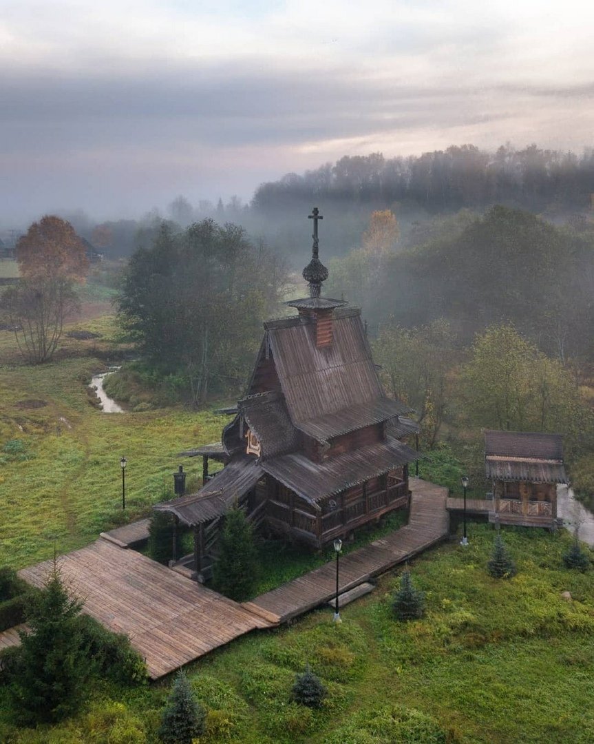 Дом под ключ сергиев посад. Гремячий ключ Сергиев Посад. Источник Сергия Радонежского Гремячий ключ. Сергиев Посад Родник Гремячий ключ. Деревня Взгляднево Гремячий ключ.