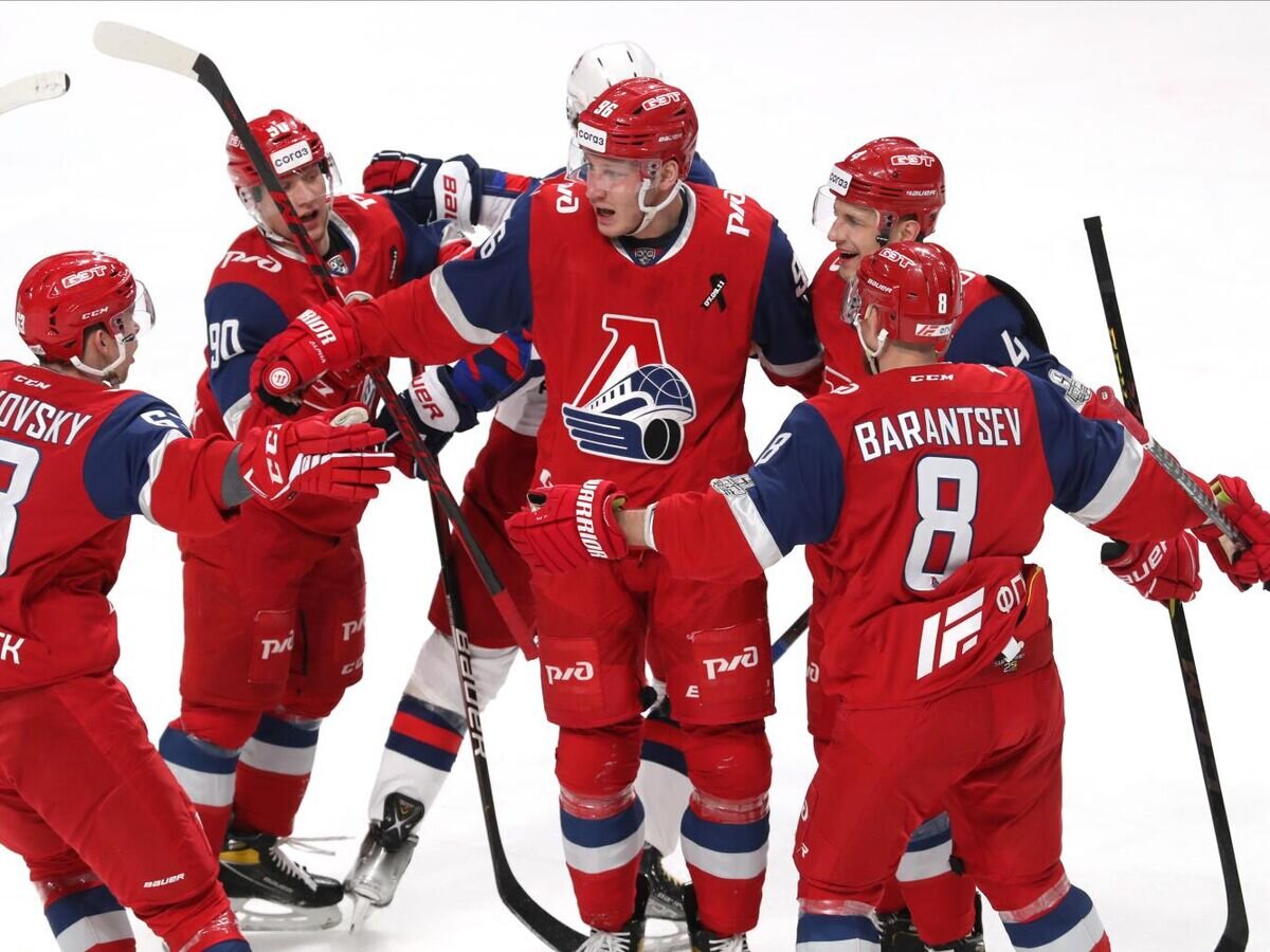    Хоккеисты ярославского "Локомотива"© пресс-служба ХК "Локомотив"