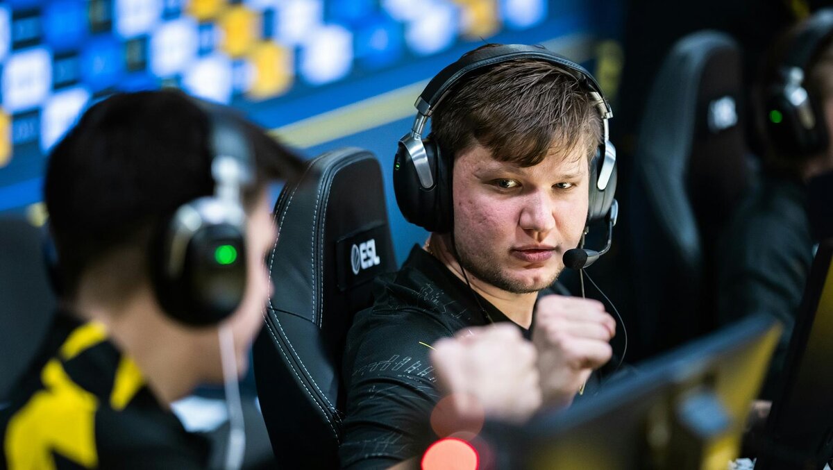     Александр s1mple Костылев