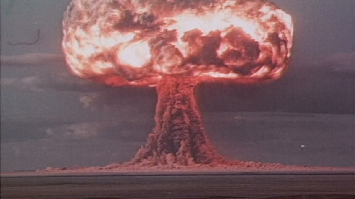 Мощнейший ядерный взрыв в истории. Испытание водородной бомбы РДС-6с. 12 Августа 1953) - водородной бомбы РДС-6с. Ядерная бомба РДС 6с. Семипалатинск ядерный полигон.