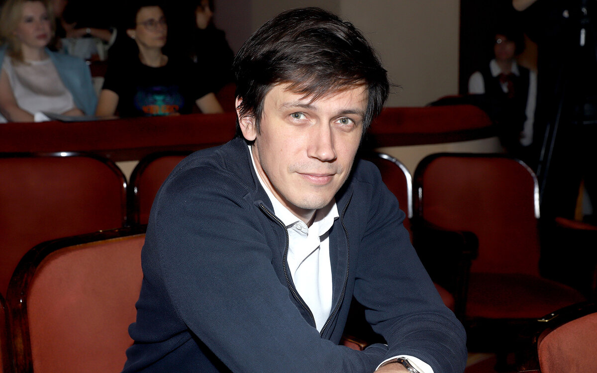 Persona Stars/053/Legion-Media