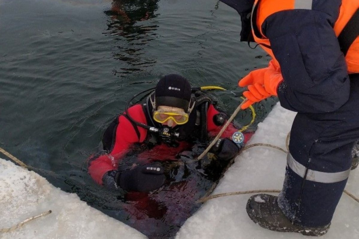    В Красноярском крае нашли тело мужчины, провалившегося под лёд на снегоходе