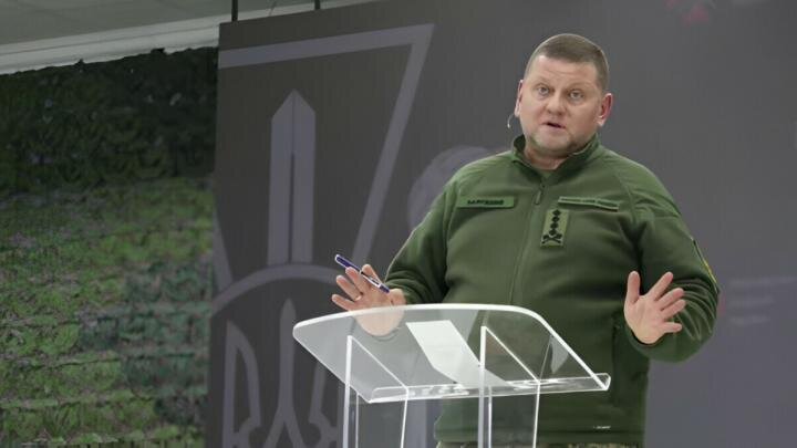 Украина официально подтвердила утрату Марьинки, подобный сценарий происходит и в Авдеевке — самом укрепленном городе Донбасса.-5