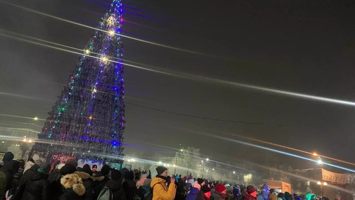     В Хакасии начались новогодние народные гуляния на общественных территориях, благоустроенных по программе «Формирование комфортной городской среды», сообщает Минстрой Хакасии.