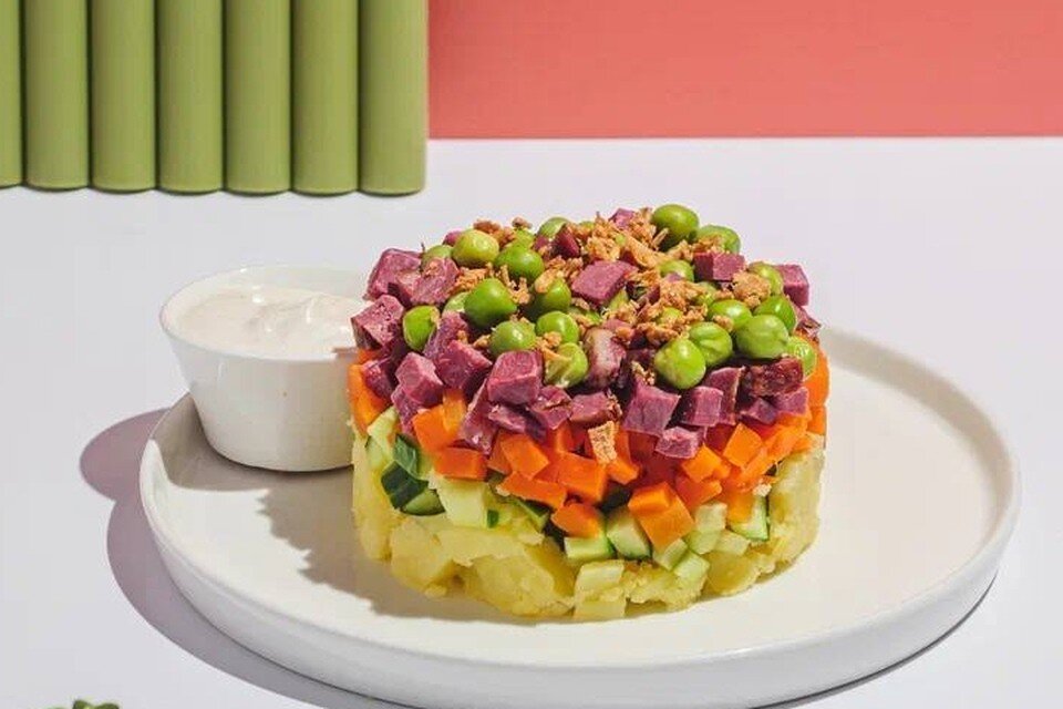    Для оливье вместо соленого огурца используют свежий. Фото: @tubataykzn