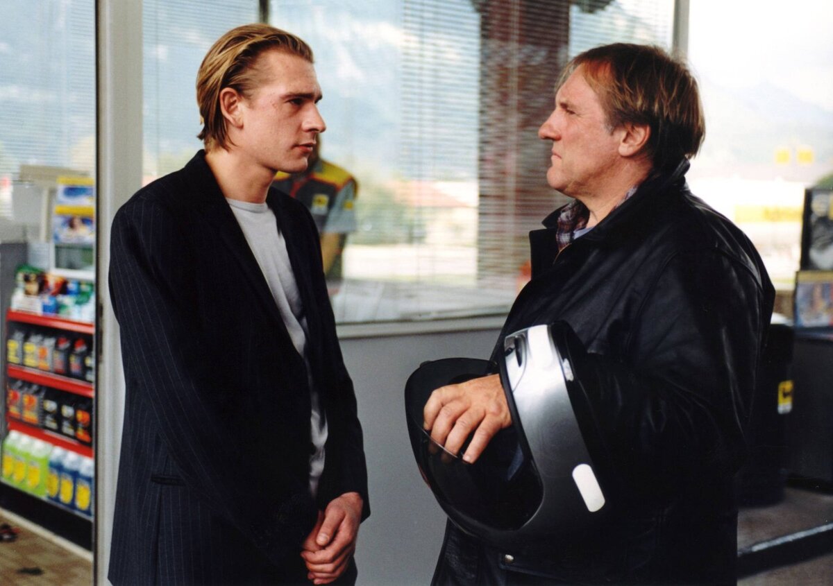 Гийом и Жерар Депардье в фильме «Чти отца своего»