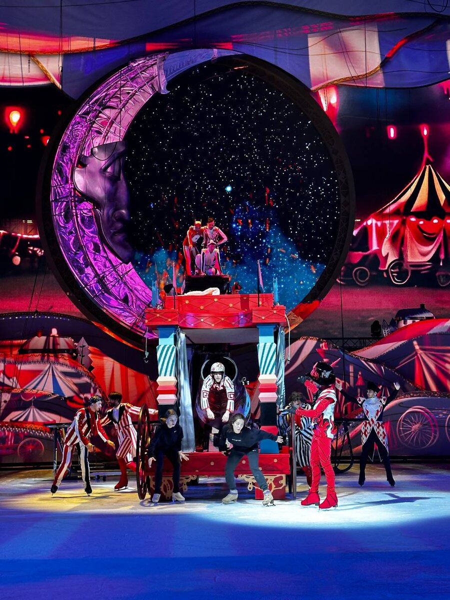 Шоу Навки с Викторией Синицыной в главной роли посетили Песков ...