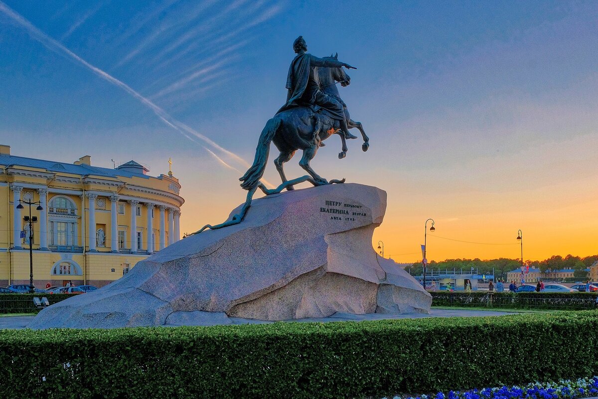 The bronze horseman. Медный всадник памятник в Санкт-Петербурге. Медный всадник, Санкт-Петербург, Сенатская площадь. Памятник Петру 1 в Санкт-Петербурге. Медный всадник памятник.