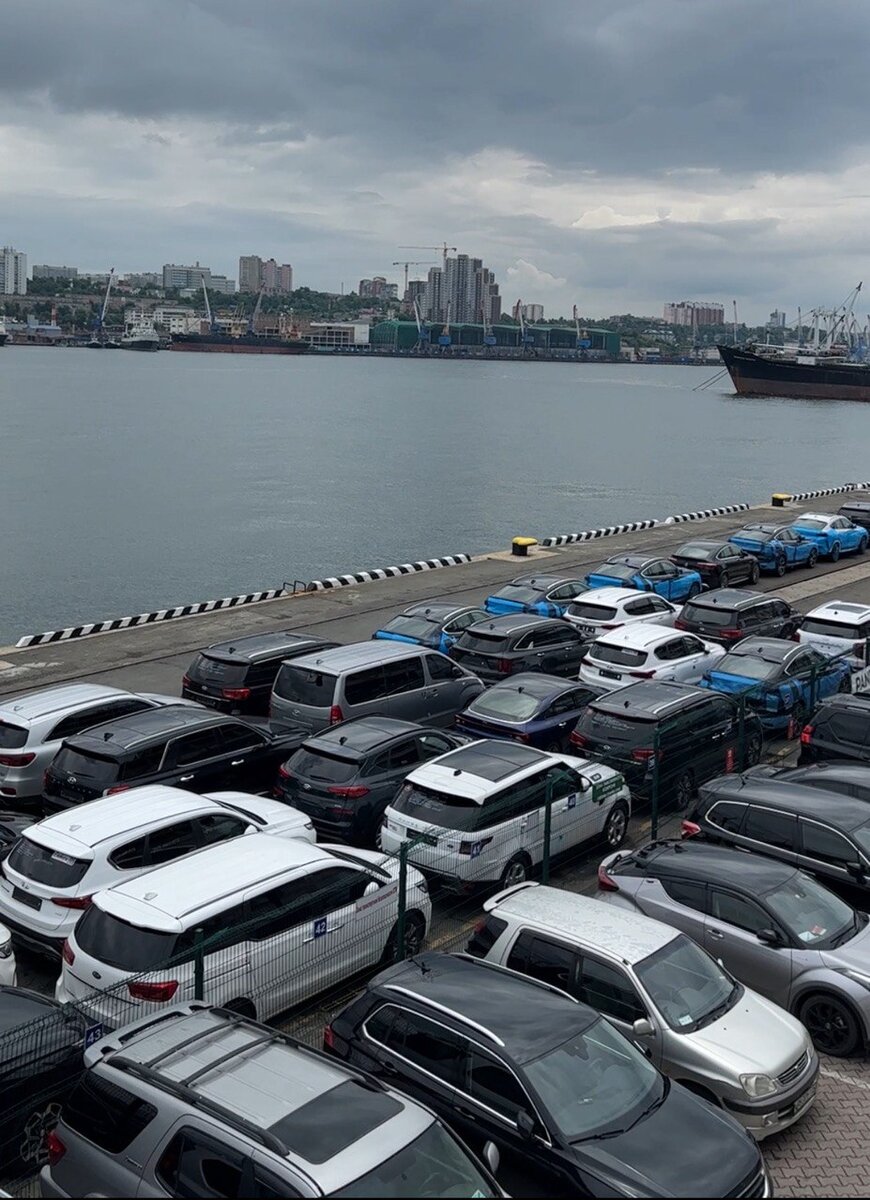 Порт Владивосток