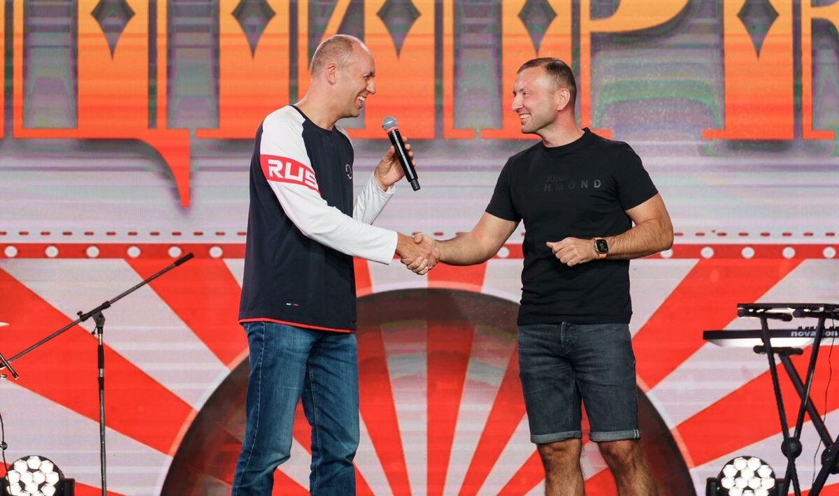 Справа на фото: Илья Анисимов, генеральный директор ГК "Синтека", слева на фото: Сергей Гордиенко, директор по развитию ГК "Синтека" 