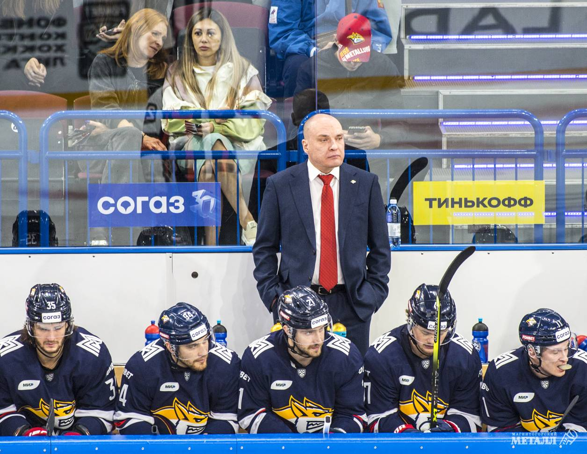 Андрей Разин знает, что тренер должен уметь резать по живому.