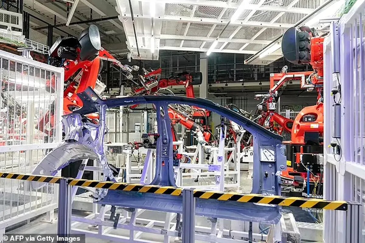    Подобный робот и «напал» на инженера