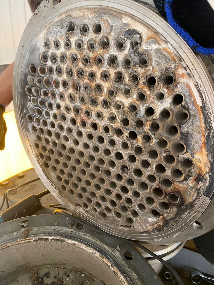 Состояние теплообменника через 2,5 года эксплуатации без ингибиторов