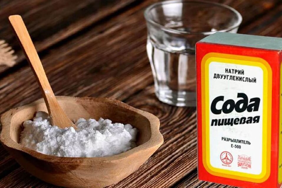    Раствор соды пригодится, чтобы смыть пролившийся электролит и вызволить прикипевшие клеммы.Inc. Russia