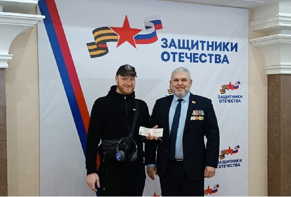    ПСБ и Фонд «Защитники Отечества» вручили ветеранам СВО в Иванове совместные платежные карты