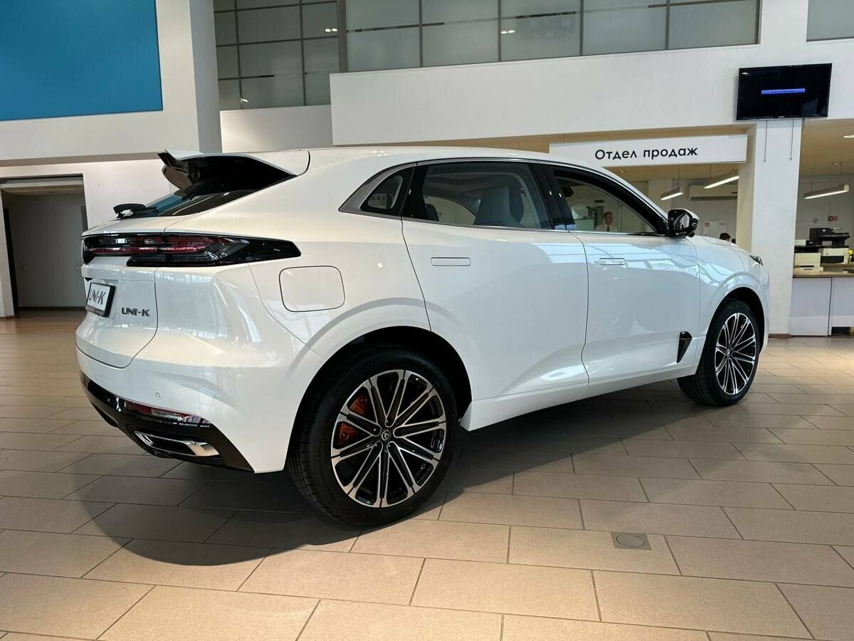 В России начались продажи гибридного "Porsche Cayenne для бедных". Источник иллюстрации - auto.ru