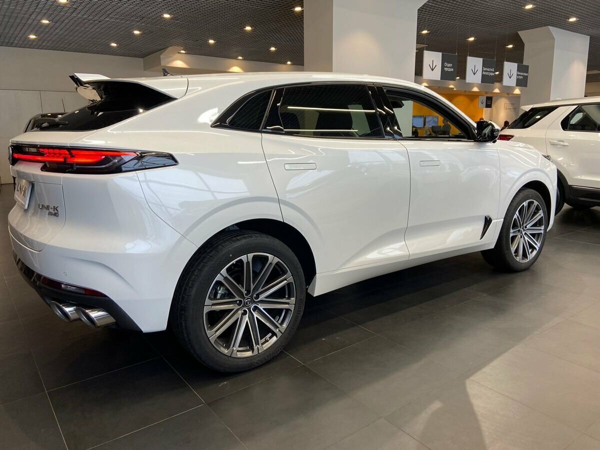 В России начались продажи гибридного "Porsche Cayenne для бедных". Источник иллюстрации - auto.ru