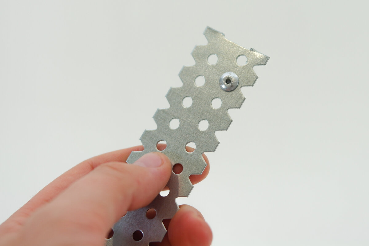 Сегодня мы познакомимся с двумя моделями линейки ручных заклепочников Denzel: Поворотный заклепочник (40442) Удобный ручной заклепочник Denzel поставляется в блистерной упаковке, вкладыш которой...-9-3