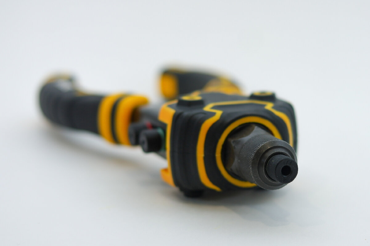 Сегодня мы познакомимся с двумя моделями линейки ручных заклепочников Denzel: Поворотный заклепочник (40442) Удобный ручной заклепочник Denzel поставляется в блистерной упаковке, вкладыш которой...-13