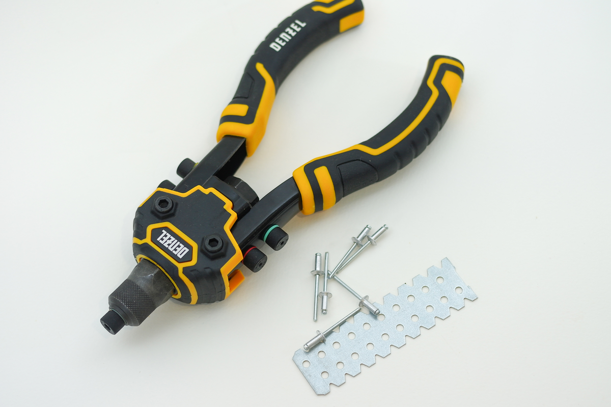 Сегодня мы познакомимся с двумя моделями линейки ручных заклепочников Denzel: Поворотный заклепочник (40442) Удобный ручной заклепочник Denzel поставляется в блистерной упаковке, вкладыш которой...-14