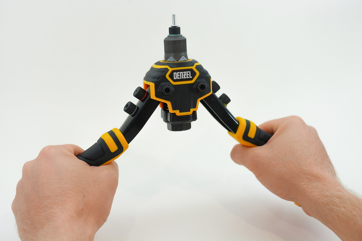 Сегодня мы познакомимся с двумя моделями линейки ручных заклепочников Denzel: Поворотный заклепочник (40442) Удобный ручной заклепочник Denzel поставляется в блистерной упаковке, вкладыш которой...-15