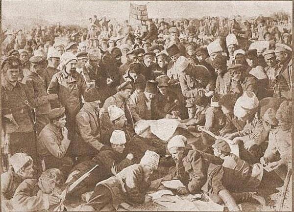 Штаб махновской Повстанческой Армии обсуждает проект разгрома врангелевцев, Старобельск, 1920 г.